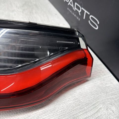 BMW G82 M4 21-24 REAR LEFT QUARTER PANEL MOUNTED TAIL LIGHT ASSEMBLY