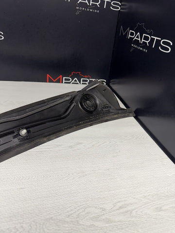 99-06 BMW E46 3 Series M3 Front Windshield Wiper Trim Molding Cowl Cover *Tab*