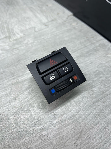 BMW E90 E92 E93 325 328 330 M3 HAZARD FLASHER SWITCH 61319132423 9132423 OEM
