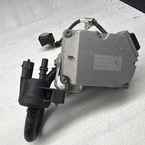 08-13 OEM BMW E90 E92 E93 M3 S65 Engine Idle Control Valve Actuator 7838024