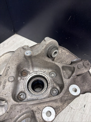 BMW X3 M F97 20-24 Rear Right Side Spindle Knuckle Bearning Hub