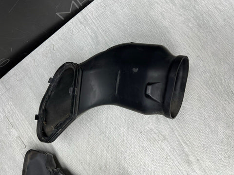 06-10 BMW E60 M5 INTAKE DUCTS 13717521012