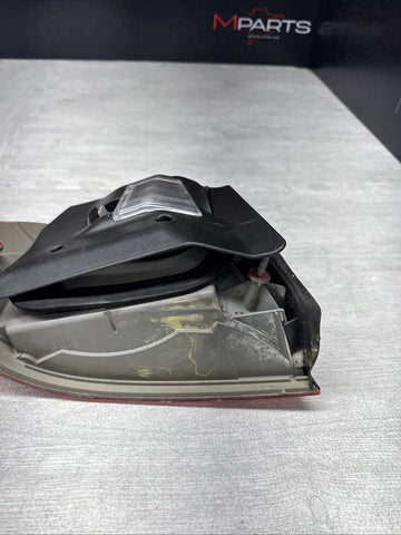 01-06 BMW E46 330 M3 CONVERTIBLE REAR LED TAIL LIGHT PASSENGER