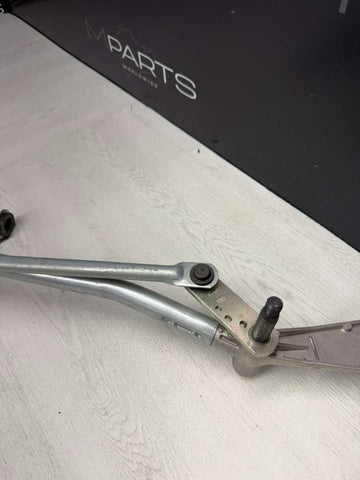 21-26 BMW G80 G82 G83 M3 M4 OEM WINDSHIELD WIPER MOTOR ASSEMBLY