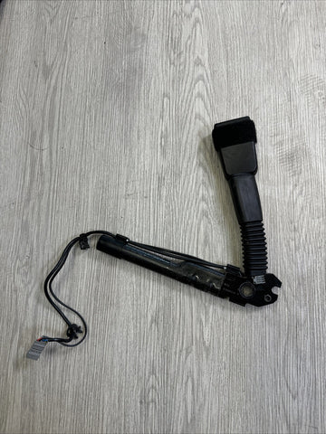 06-13 BMW E82 E88 E90 E92 M3 Front Right Passenger Seat Belt Buckle Tensioner