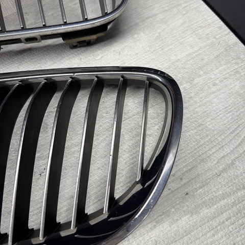 11-13 BMW 335i E92 E93 Front Left Right Upper Grille Set 7254967 7254970 OEM