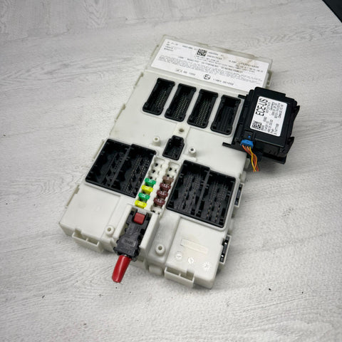 OEM BMW F Series M3 M4 Body Control Fuse Relay Junction Box Module FEM 9381102