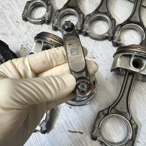 08-13 BMW E90 E92 E93 M3 V8 S65 Engine Pistons & Connecting Rods OEM Set