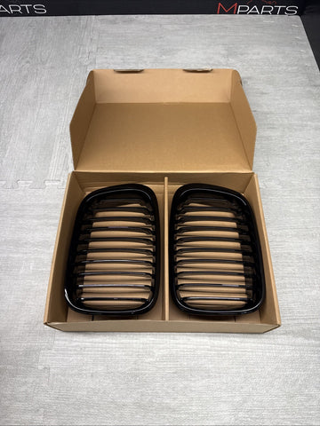 NEW BMW 00-02 E46 Sedan Front Kidney Grilles Gloss Black Set