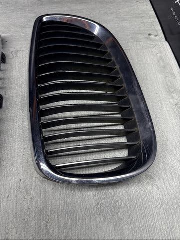 08-13 BMW E90 E92 E93 M3 Front Bumper Kidney Grilles Chrome OEM