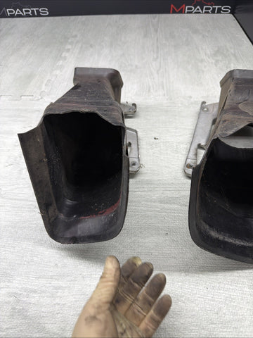 BMW E46 M3 OEM (2001-2006) BRAKE AIR INLET DUCTS + BRACKETS PAIR *1 BROKEN TAB