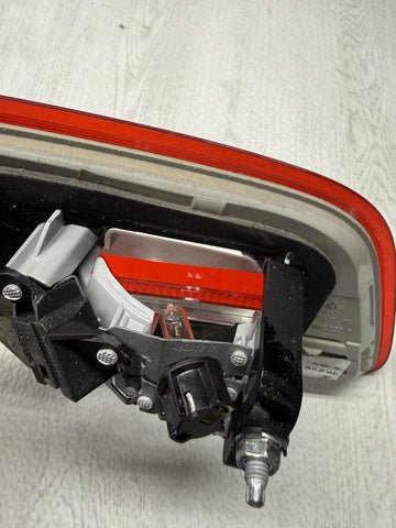 2007-2010 BMW E92 328I 335I M3 REAR RIGHT INNER TAIL LIGHT ASSEMBLY OEM 7162300