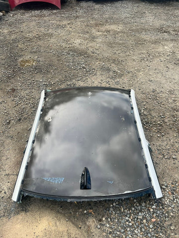 (PICKUP ONLY) 08-13 BMW E92 M3 Carbon Fiber Roof Panel