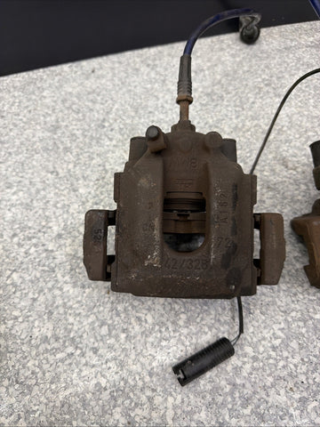 BMW E39 M5 98-03 Rear Calipers Brakes OEM *Cut*