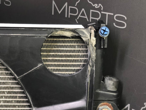 BMW E30 318 325 Coupe Radiator + Shroud