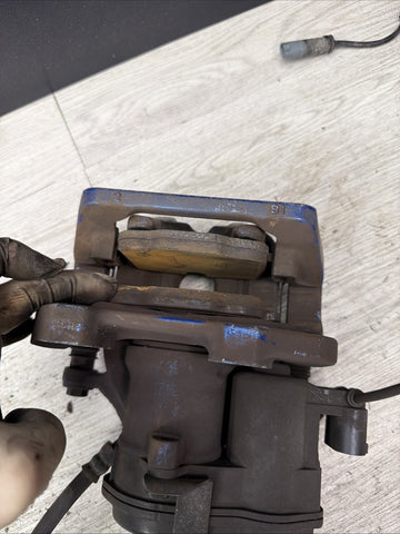 12-17 BMW M5 F10 M6 F06 F12 F13 Rear Brake Caliper w/ EPB Motor OEM Blue Right