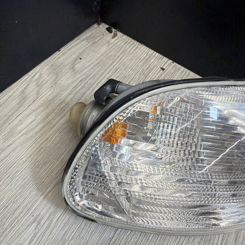 02-06 BMW E46 325 328 M3 Clear Corner Lights Tail Lamps 6919651 6919652 *Notes*
