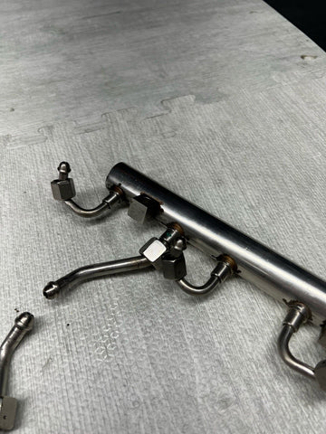 16-25 BMW F90 F91 F92 F93 M5 M8 S63 ENGINE FUEL INJECTOR RAILS