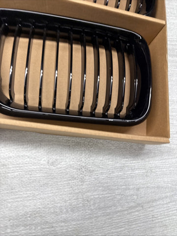 NEW BMW 97-99 E36 M3 Front Kidney Grilles Gloss Black Set