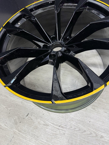 OEM / REFINISHED Lamborghini Urus S Rear Rim Wheel 23" 23x11.5 ET22 Black Yellow
