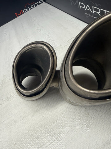 LAMBORGHINI URUS PERFORMANTE AKRAPOVIC TAIL PIPE TITANIUM LEFT DRIVER 4ML253697