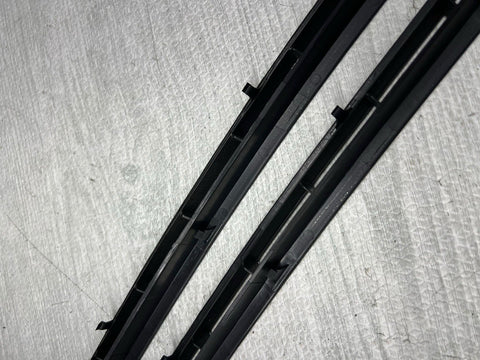 94-99 BMW E36 3-Series Factory Front Dash Windshield Defroster Vents Black OEM