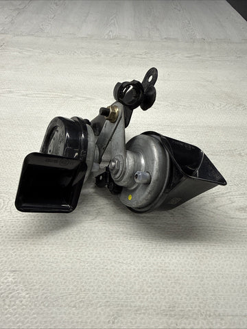 BMW 00-06 E46 323 325 328 330 M3 High/Low Tone Horn OEM