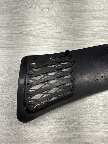 BMW 3 E30 1980 Wiper Trim 1904572 ARB21318 51131904572