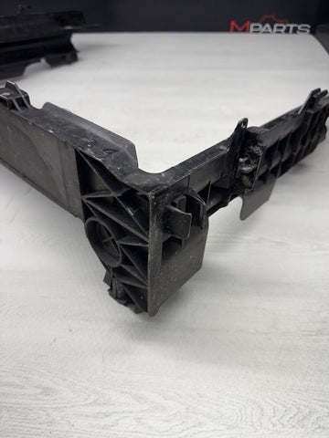 06-10 BMW E60 E63 E64 M5 M6 V10 S85 RADIATOR CARRIER HOUSING BRACKET MODULE OEM
