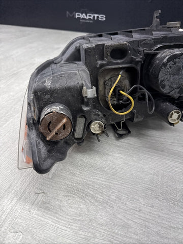 HEADLIGHT LAMP PASSENGER SIDE RIGHT BMW 323i 328i M3 06 325i SEDAN HALOGEN