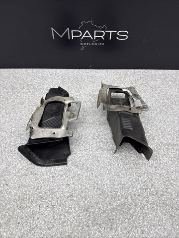 BMW E46 M3 OEM (2001-2006) BRAKE AIR INLET DUCTS + BRACKETS PAIR *1 BROKEN TAB