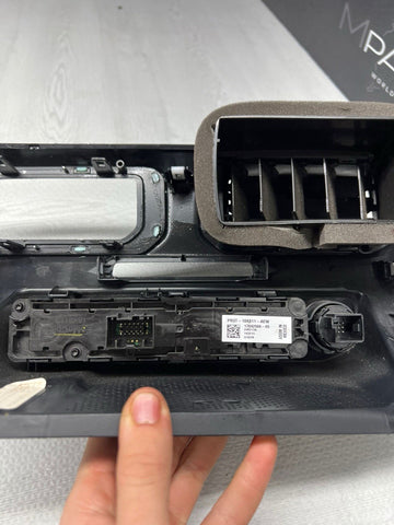 2024 - 2025 FORD MUSTANG DASH DASHBOARD CENTER BEZEL TRIM W/ AIR VENT GRILLE OEM