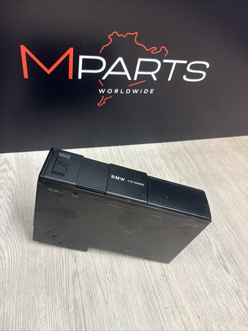 94-06 BMW E36 E39 E46 M3 6-Disc CD Changer Player W/Magazine 82111469404