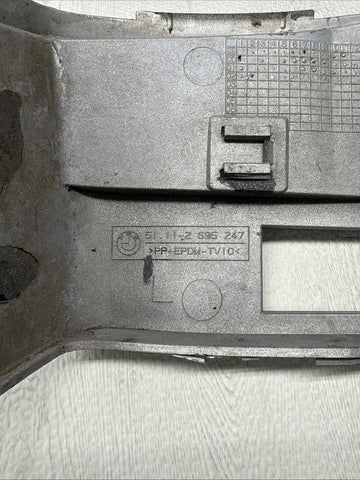 01-06 BMW E46 M3 LEFT DRIVER FRONT BUMPER COVER GUARD BRACKET 2695247