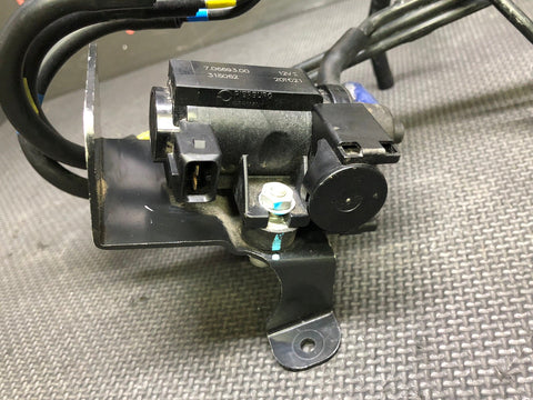 14-19 Ferrari 488 GTB On Off Solenoid Valve & Lines 315769 J106