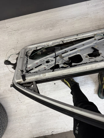(PICKUP ONLY) 1984-1991 BMW E30 3-Series Coupe LEFT Front Door Shell OEM