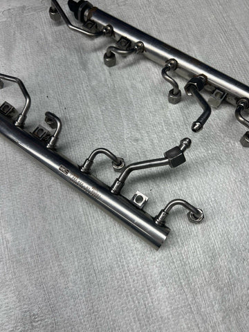 16-25 BMW F90 F91 F92 F93 M5 M8 S63 ENGINE FUEL INJECTOR RAILS