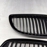08-13 BMW E90 E92 E93 M3 Front Kidney Grilles Gloss Black