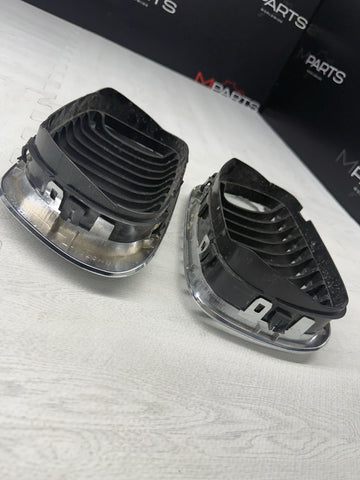 BMW 01-06 E46 M3 Front Kidney Grilles Chrome 51138208685 51138208686