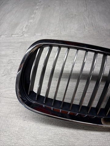 08-13 BMW E90 E92 E93 M3 Front Kidney Grille Left Chrome / Chrome Fins OEM