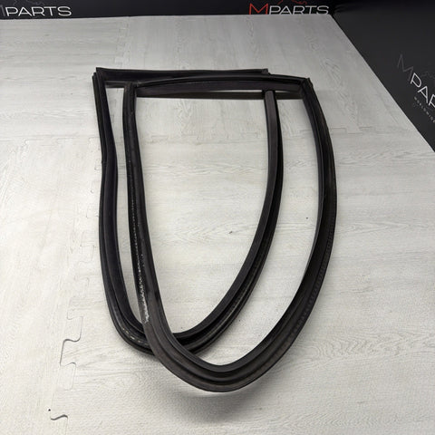 01-06 BMW E46 M3 Rear Vent Quarter Glass Window Seal Gasket Weatherstrip Set OEM