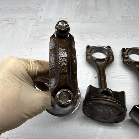 2003 Honda S2000 AP1 F20C 2.0L Pistons / Connecting Rods