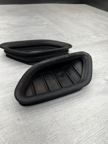 08-13 BMW E90 E92 E93 M3 HOOD SCOOPS VENTS SEALS SET