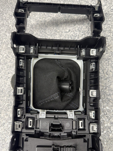 22-25 PORSCHE 718 CAYMAN SPYDER GT4 RS FRONT CENTER CONSOLE SHIFTER