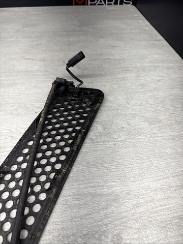 BMW E46 M3 2000-2006 Hood Grille Vent Grill OEM 51132694723 *Notes*