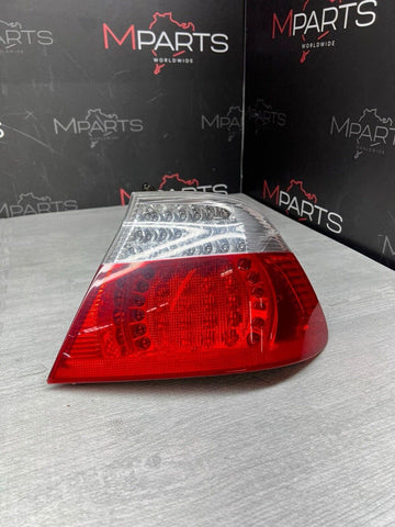 01-06 E46 BMW 330 M3 CONVERTIBLE REAR LED TAIL LIGHT RIGHT 6937454 *CRACK LENS*