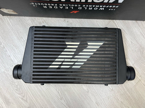 Mishimoto Universal Intercooler M-Line, Black