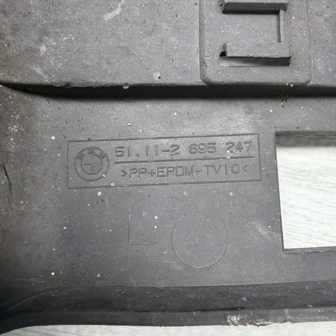 01-06 BMW E46 M3 FRONT BUMPER COVER GUARD BRACKET LEFT DRIVER 2695247