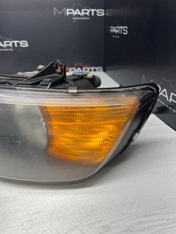 99-02 BMW Z3 M Z3M Front Headlights Lamps Halogen 8386047 OEM