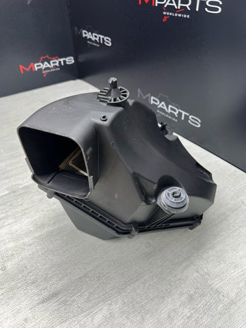 LEFT AIR INTAKE BOX FILTER HOUSING BMW 18-25 F90 F91 F92 F93 M5 M8 OEM